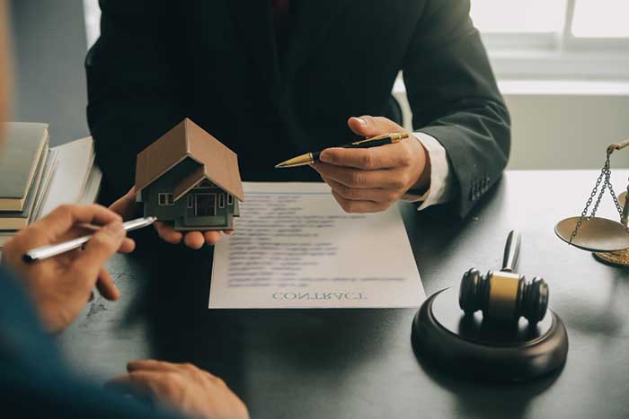 legal advisor in dubai